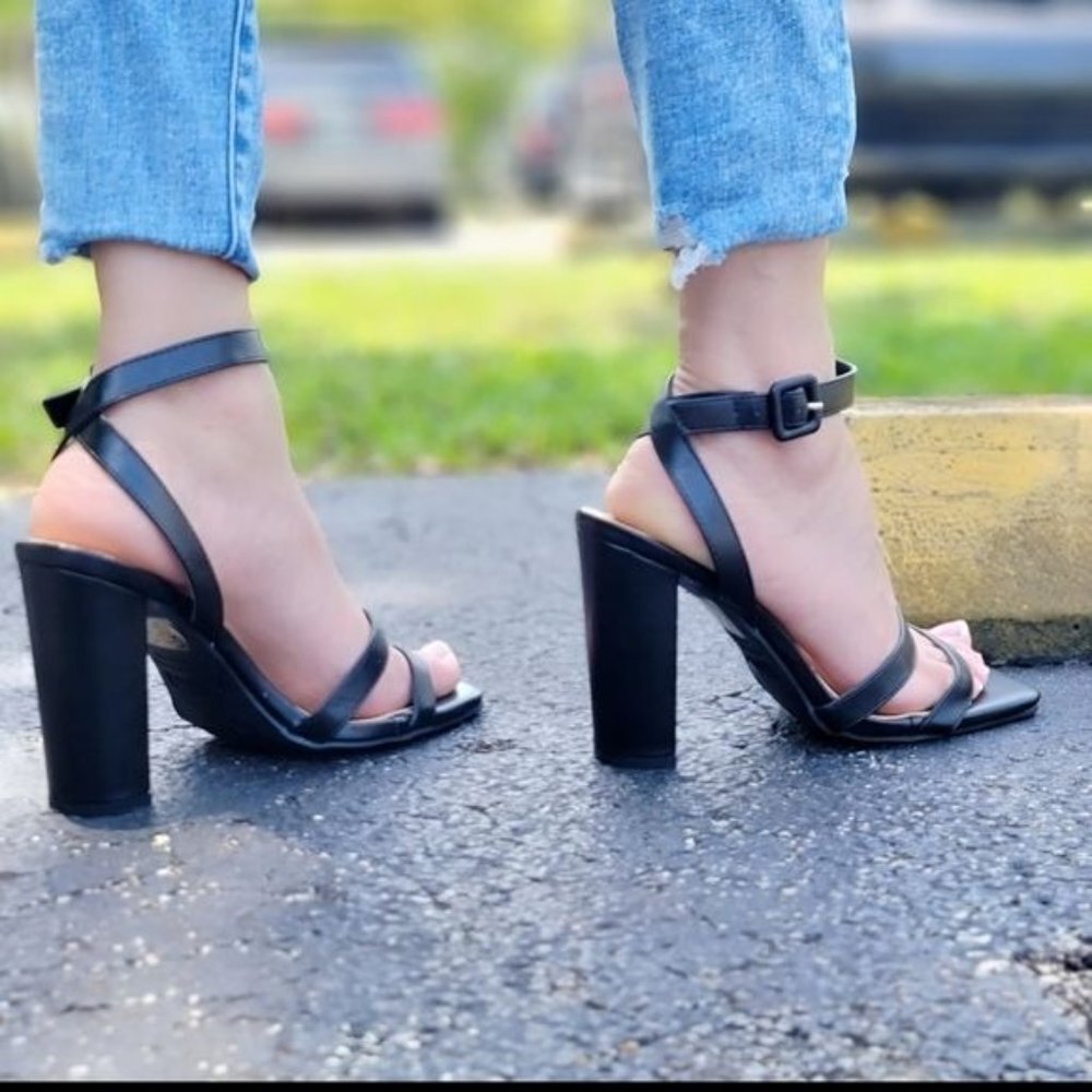 Womens Triple Straps Chunky Heels Sandals Black Color - Picture 4 of 5